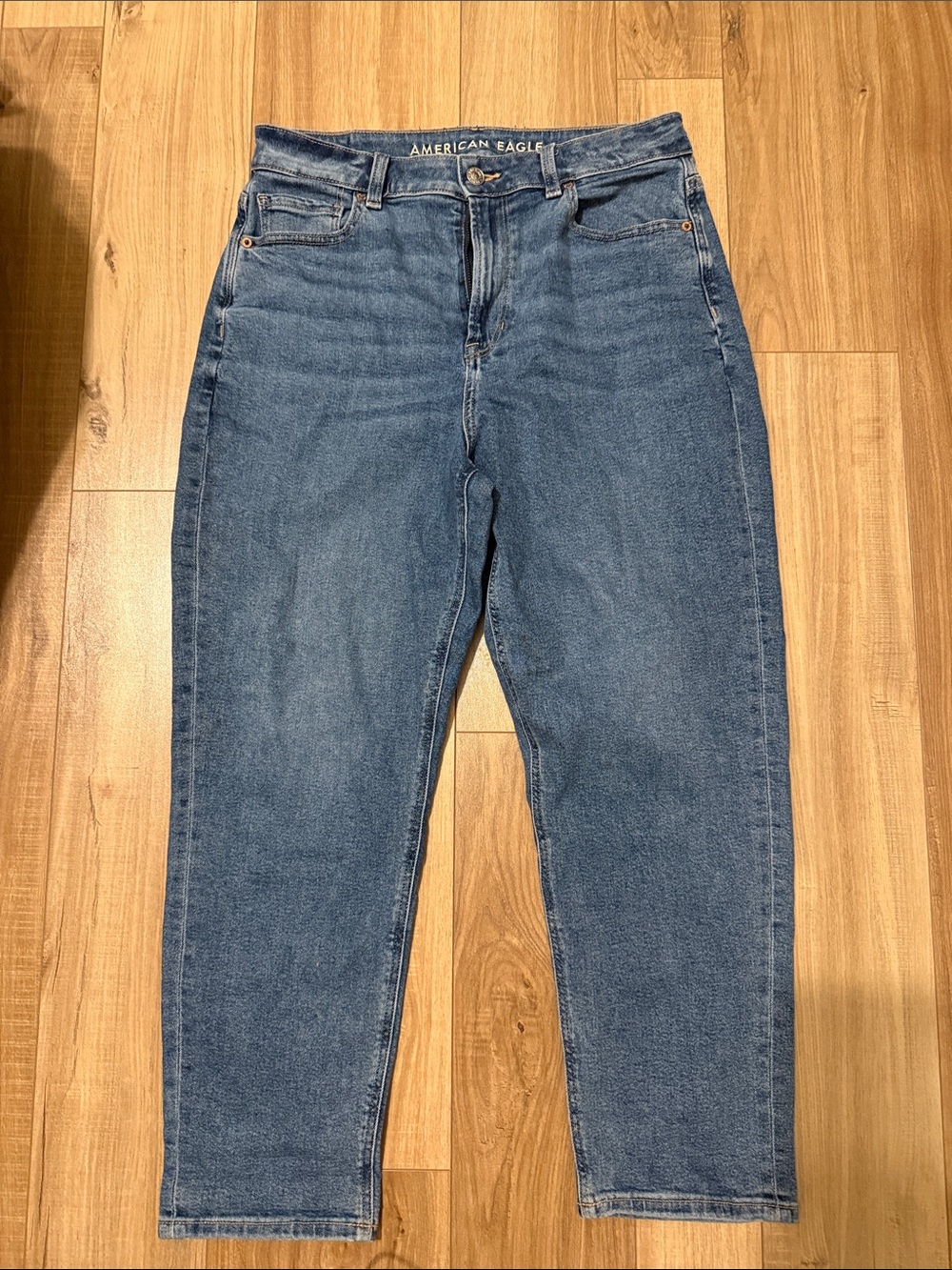 American Eagle High-Rise Mom Blue Jeans
